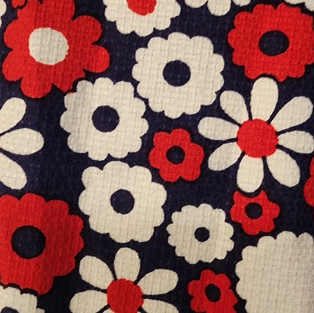 TRINA TURK The Borneo Vnevk Floral Top In Red/Wht/Blue Size 8 - Picture 10 of 13